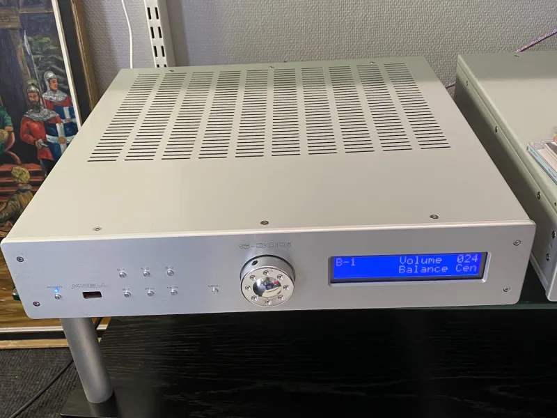 S-300i integrerad förstärkare silver