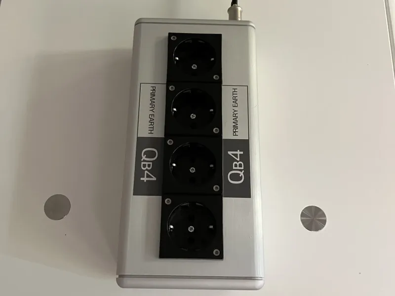 QB-4 nätlist med jordkabel RCA